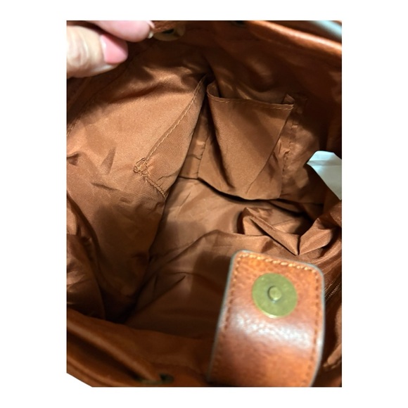 Jessica Simpson Timeless Brown Leather Tote with Spacious Design - Picture 3 of 11